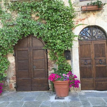 Zauber Im Turm - In Einem Der Schoensten Doerfer Montemerano Esterno foto