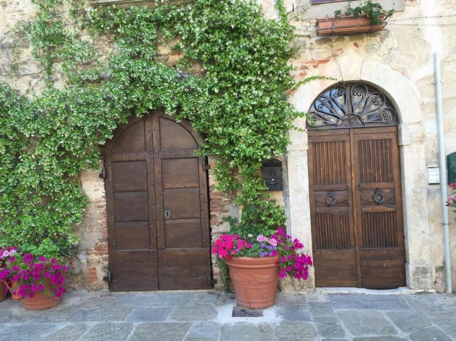 Zauber Im Turm - In Einem Der Schoensten Doerfer Montemerano Esterno foto