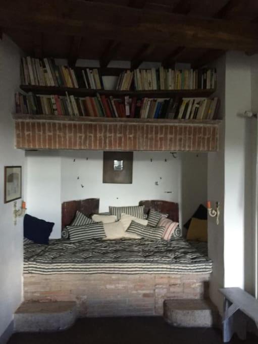 Zauber Im Turm - In Einem Der Schoensten Doerfer Montemerano Esterno foto