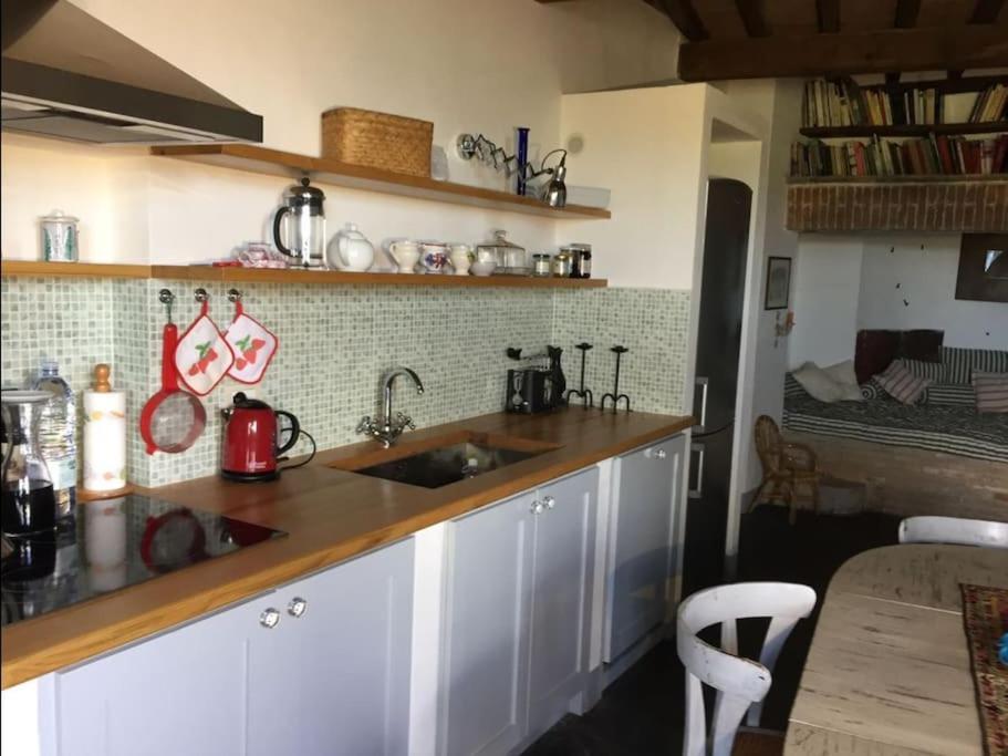 Zauber Im Turm - In Einem Der Schoensten Doerfer Montemerano Esterno foto
